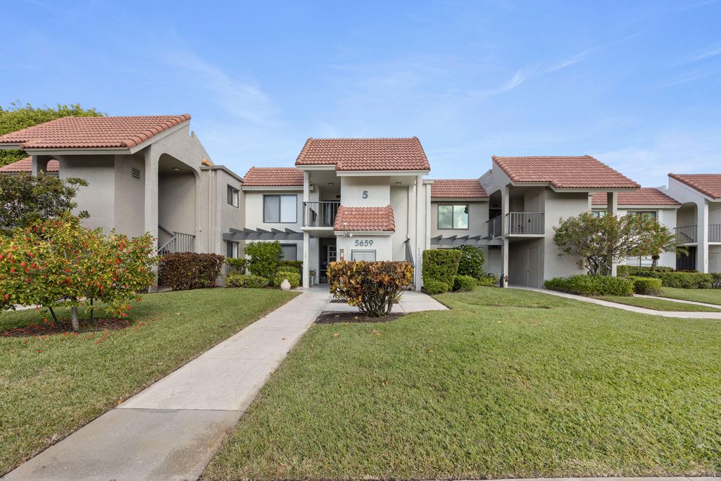 Photo of 5659 Fairway Park Drive #203, Boynton Beach, FL 33437 (MLS # R11146687)