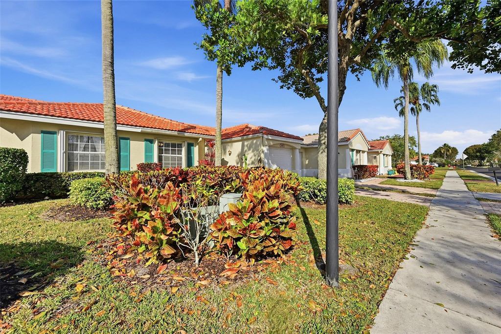 Photo of 6145 Lake Hibiscus Drive #6145, Delray Beach, FL 33484 (MLS # F10541289)