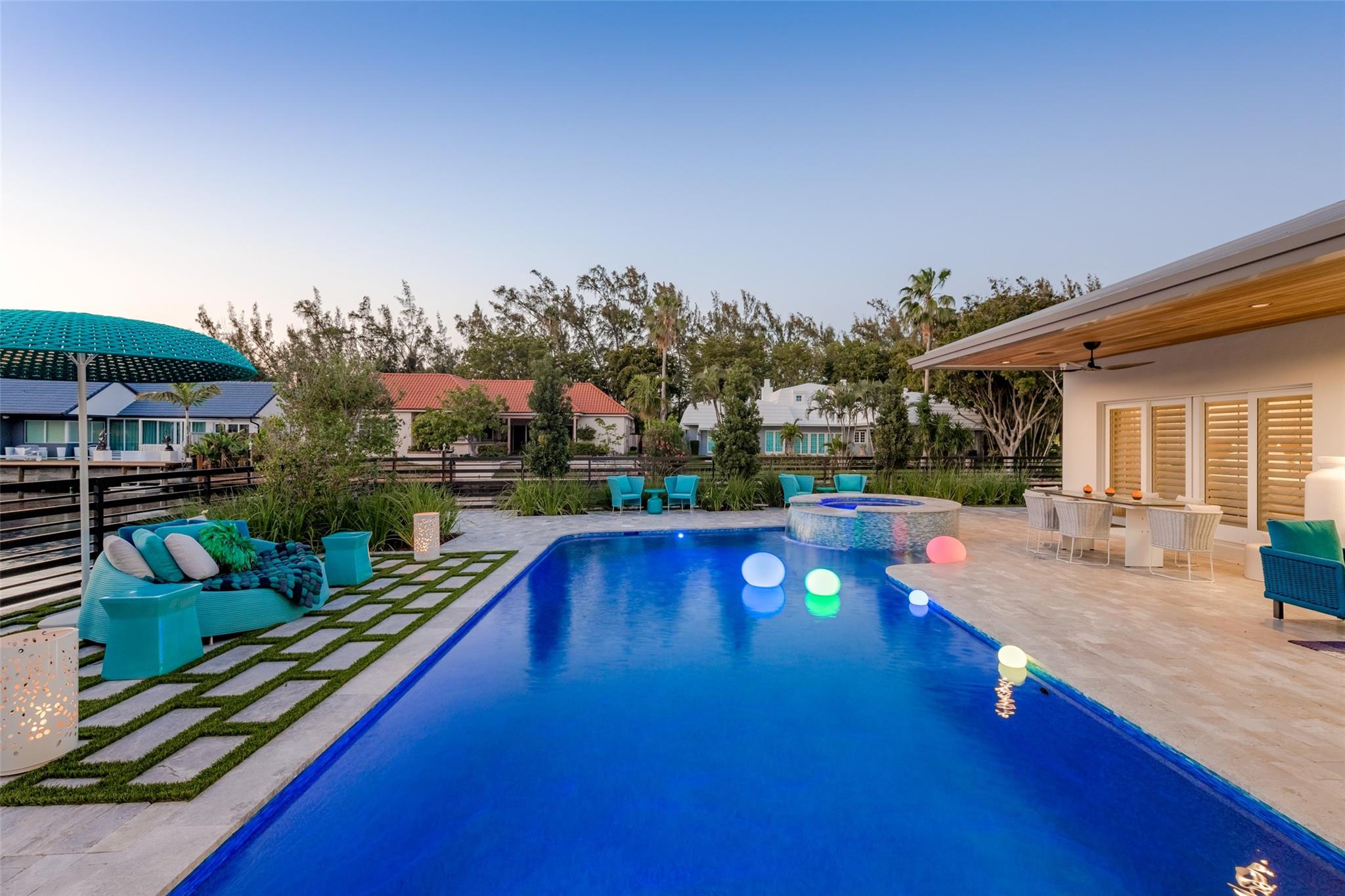 Bay Colony Sec Of The - Residential