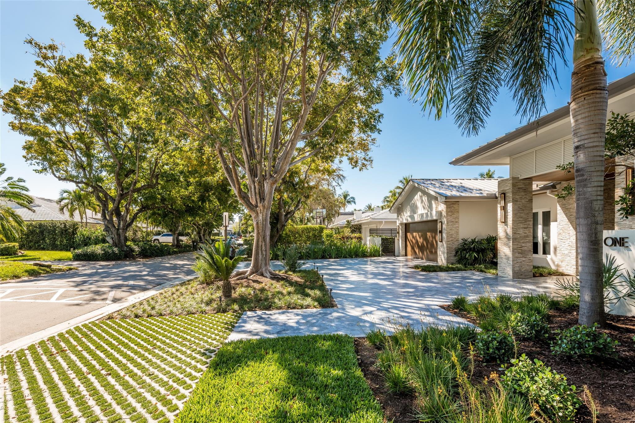 Bay Colony Sec Of The - Residential