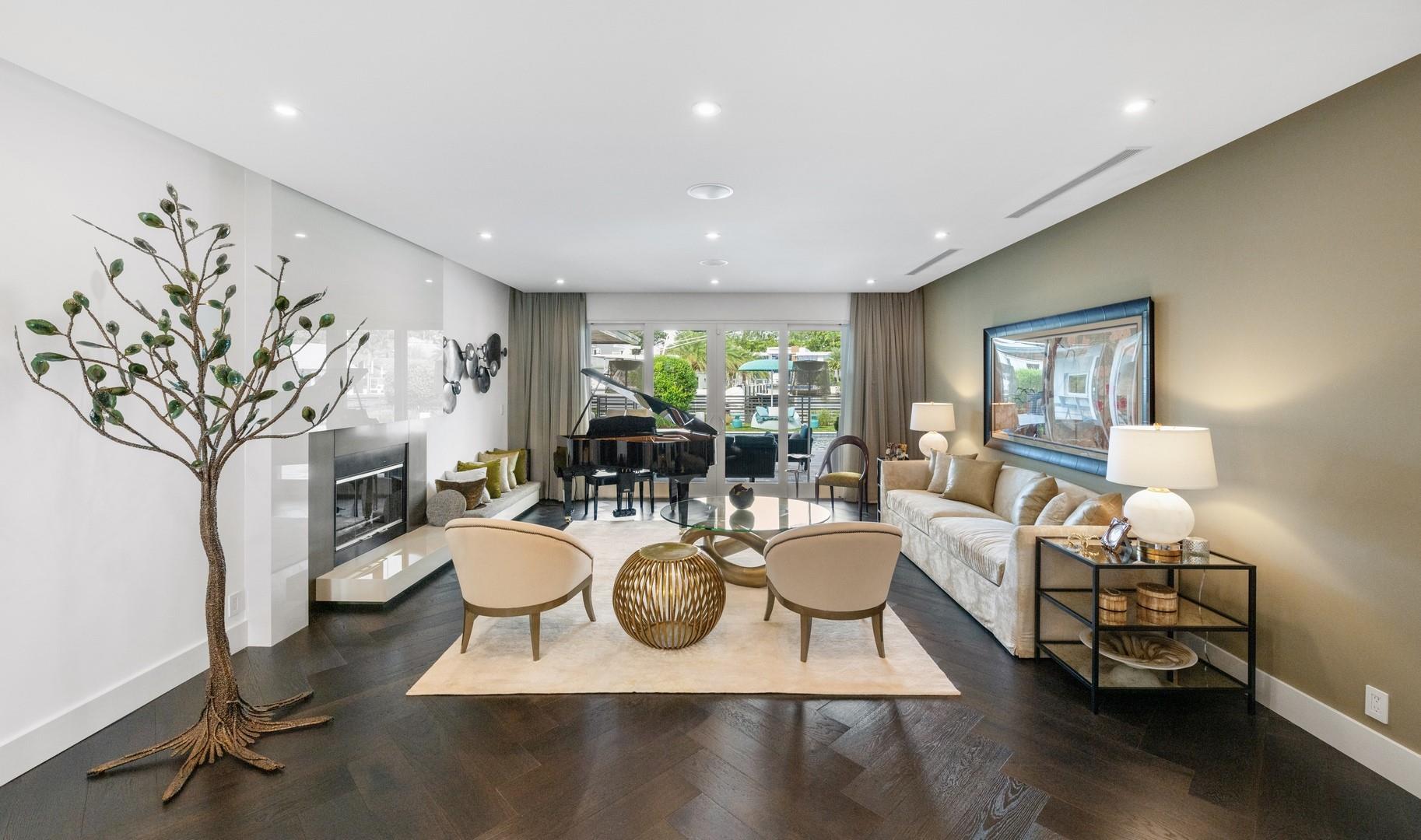 Bay Colony Sec Of The - Residential