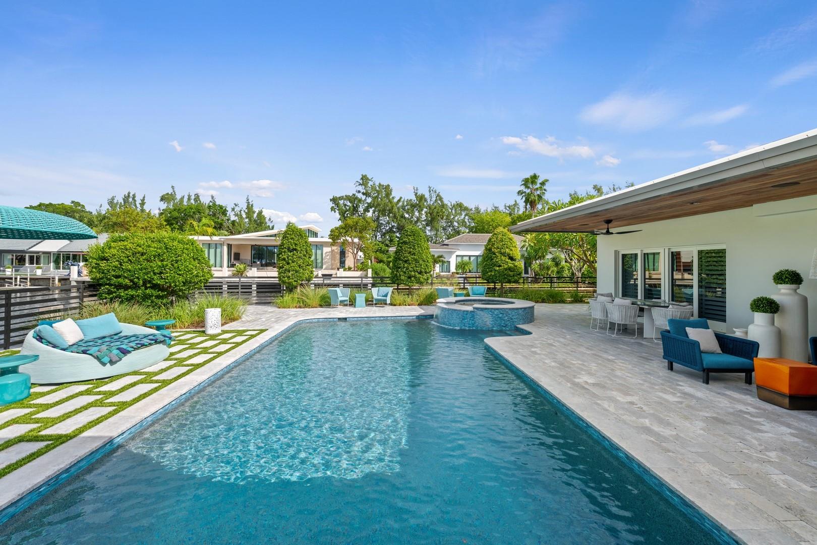 Bay Colony Sec Of The - Residential