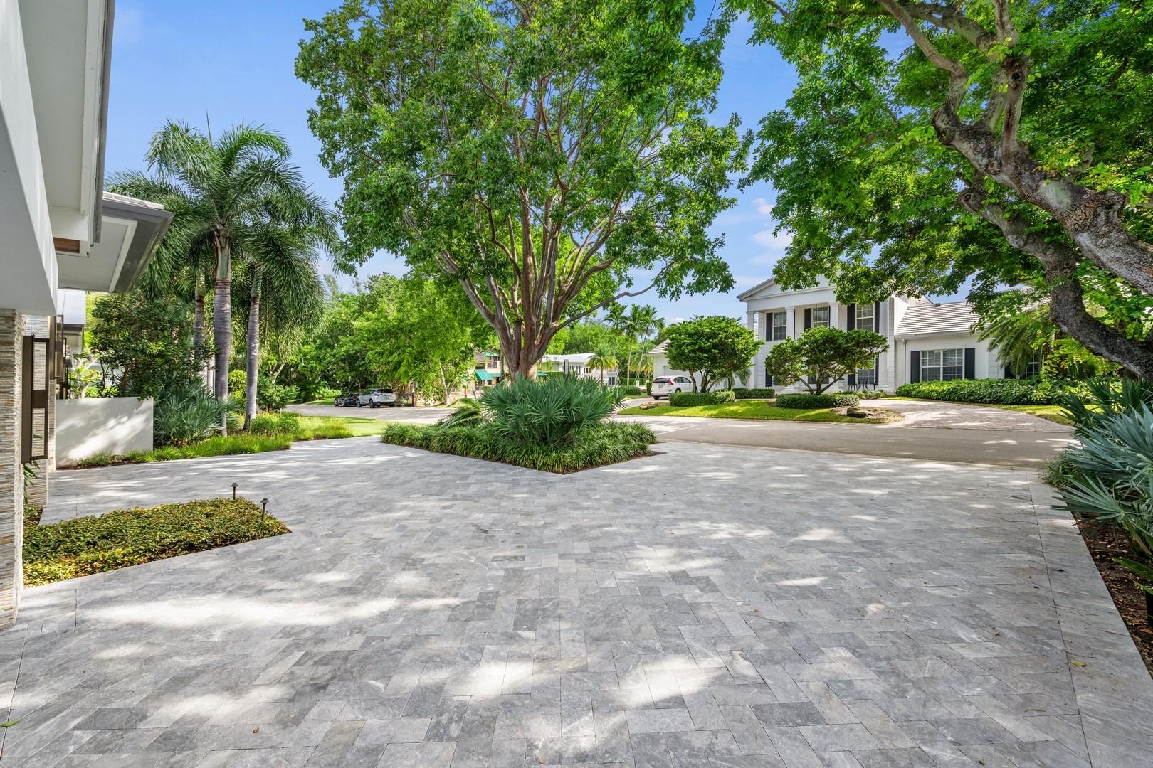 Bay Colony Sec Of The - Residential