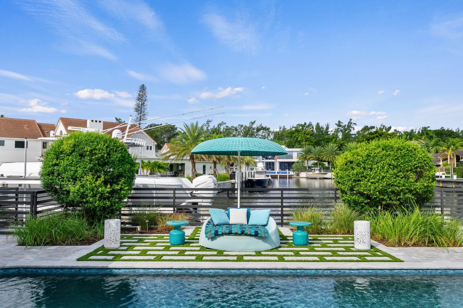 Bay Colony Sec Of The - Residential