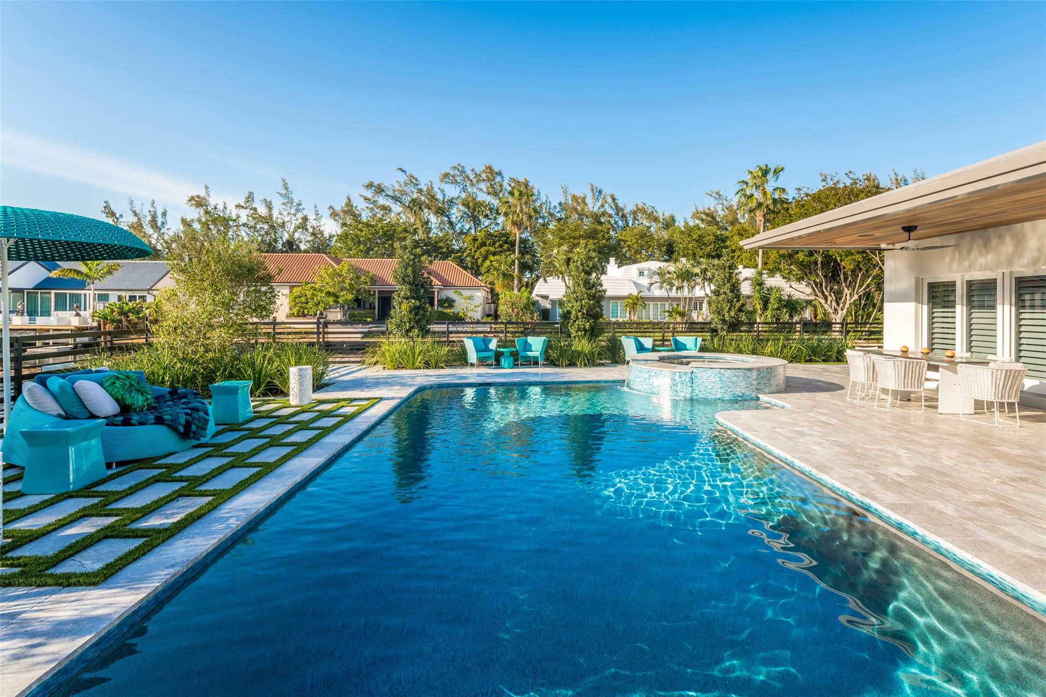 Bay Colony Sec Of The - Residential