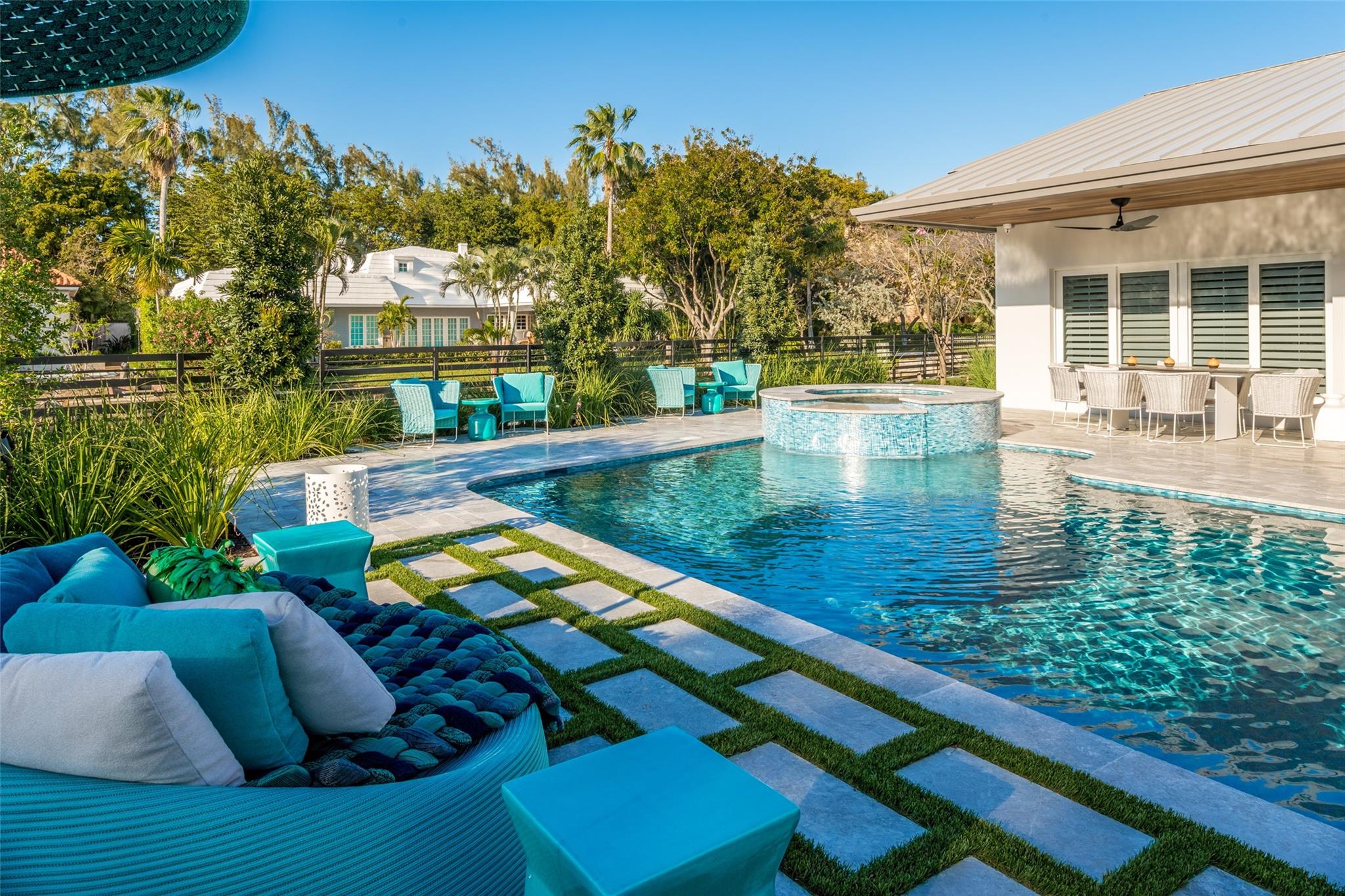 Bay Colony Sec Of The - Residential