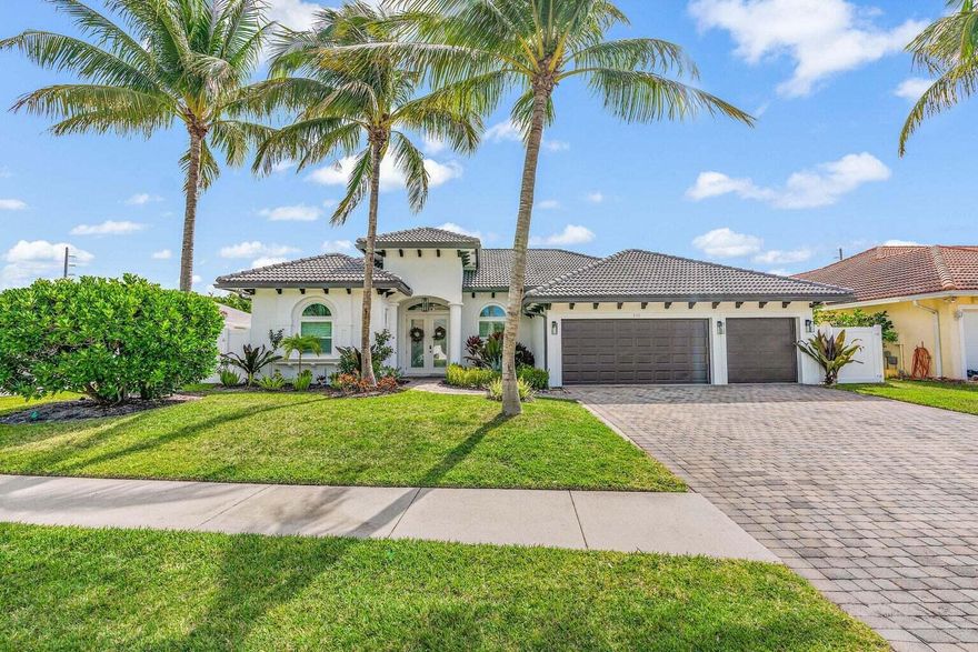Available December 1, 2025 - Jan 30th, 2026 Available May 1, 2026 - June 1, 20206.Fully renovated 4-bedroom, 4-bath pool home in the Cypress Ridge community of Tequesta. Minutes from beautiful beaches, fine dining, and shopping. All new custom-designed kitchen, remodeled bathrooms, travertine patio with heated saltwater pool, and a separate jacuzzi hot tub. Master features a king-size bed, a large walk-in closet, and an ensuite with a shower and a soaker tub. 2nd bedroom offers a king-size bed with its own ensuite. The 3rd bedroom features a queen bed, and the 4th bedroom is configured as an office with a pull-out couch. Fully fenced backyard. This home is sure to impress. The garage features AC, a washer/dryer, and a game room, as well as space for one car.