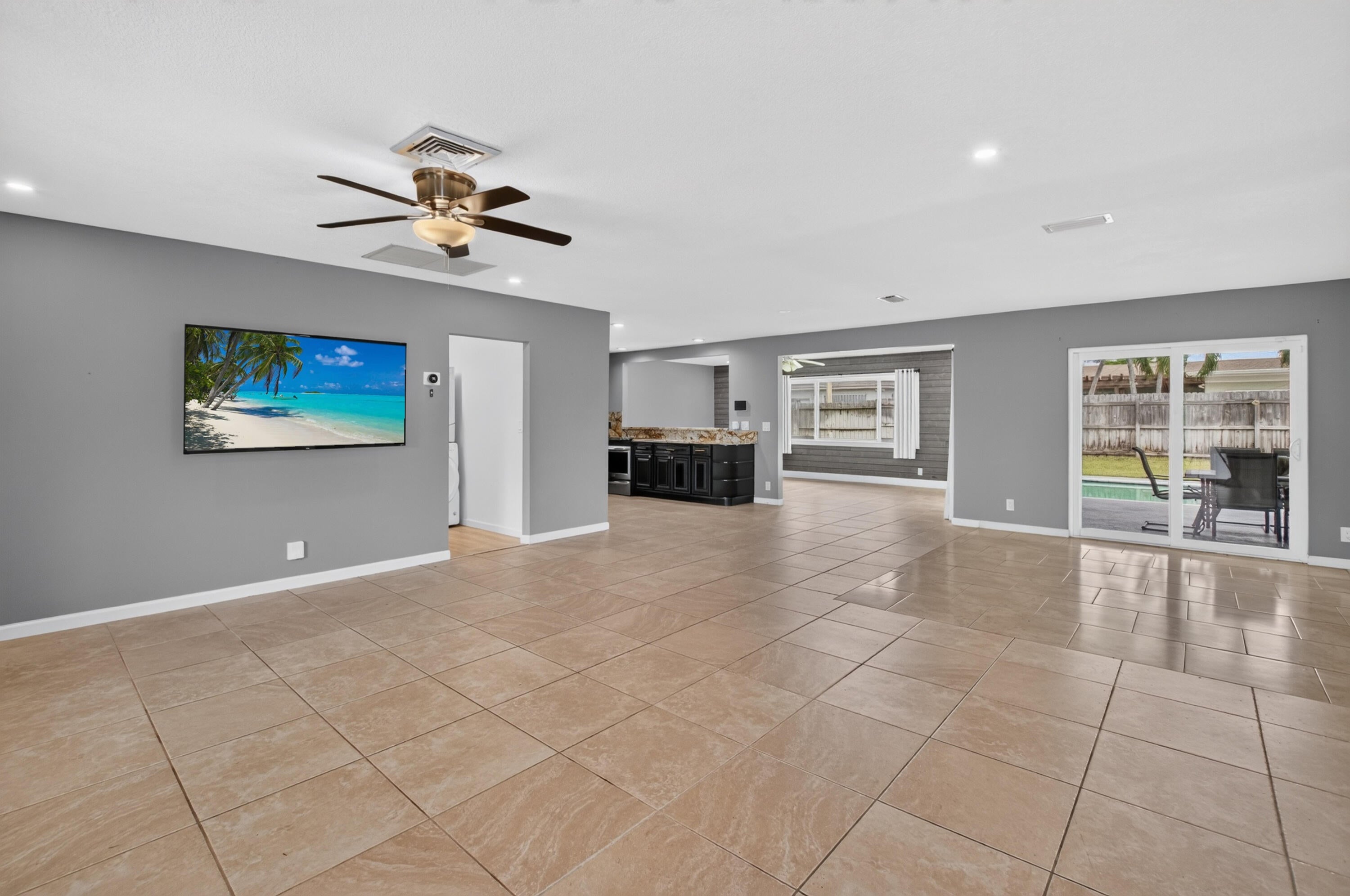1023 SW 25TH Place
