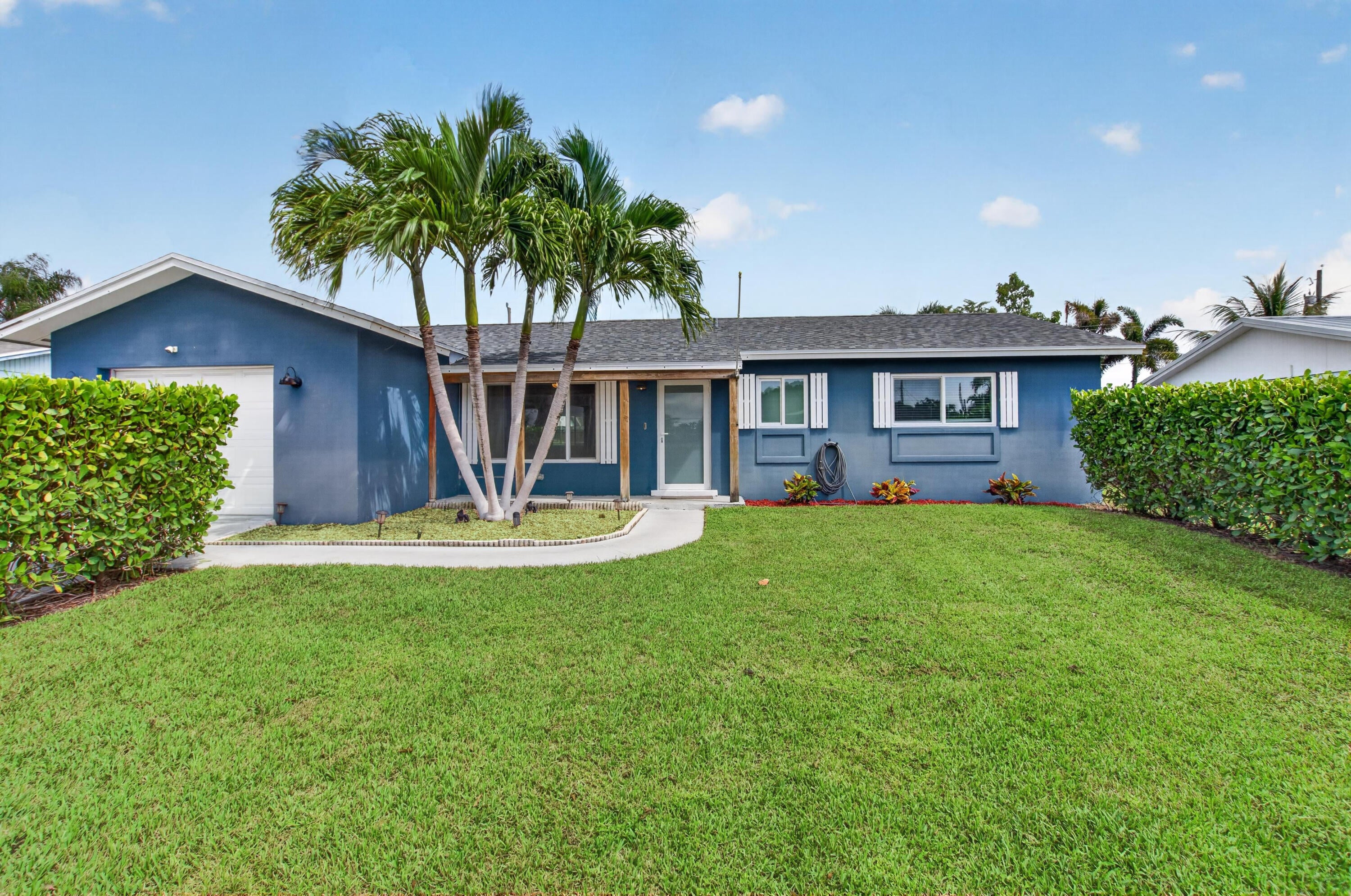 View photos, virtual tours, details... 1023 SW 25TH Place