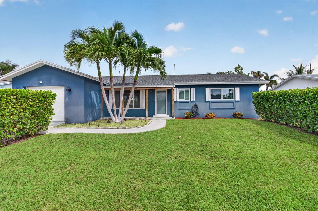 Photo of 1023 SW 25TH Place, Boynton Beach, FL 33426 (MLS # B26069676)