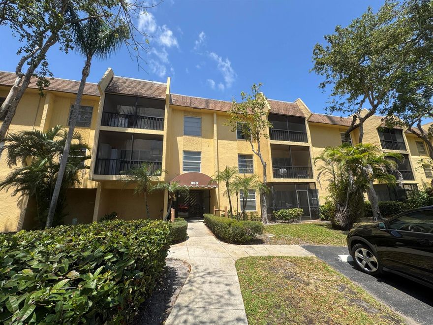 Great 3rd floor apartment with a large Bedroom and a full bathroom, complete with your own private covered screened in balcony. Building has secure lobby entrance. Extremely close to FAU and Palm Beach State College. Minutes to the Beach, Mizner Park and all that Downtown Boca Raton has to offer. This development has a large community pool, tennis court, bike storage and areas to have outdoor cookouts! Please call for tour or more details. Easy to show.