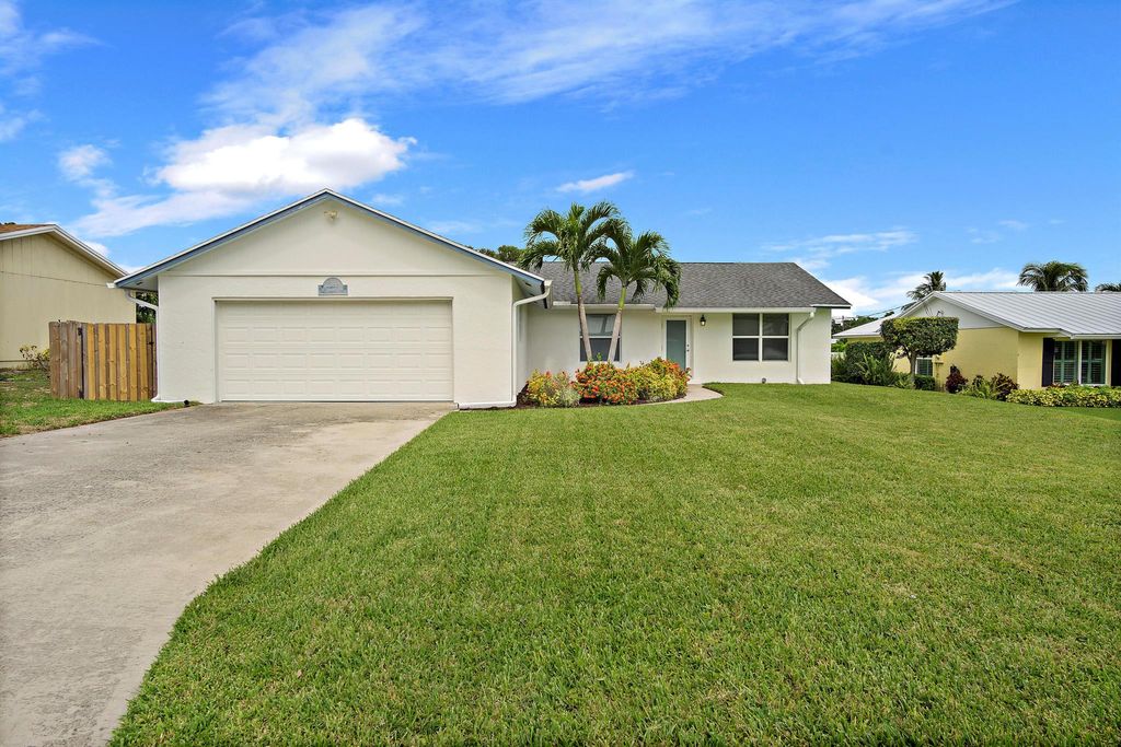 Photo of 7399 SE Flamingo Way, Hobe Sound, FL 33455 (MLS # R11120983)