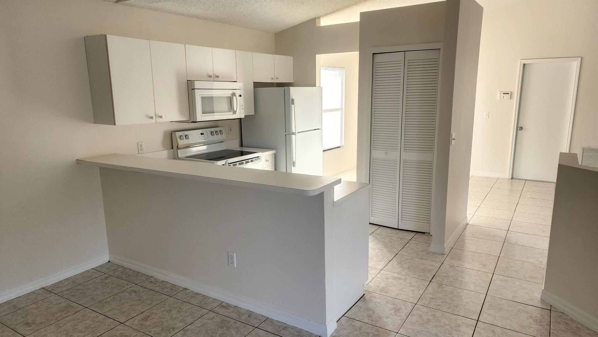 PORT ST LUCIE SECTION 9 - Residential Lease