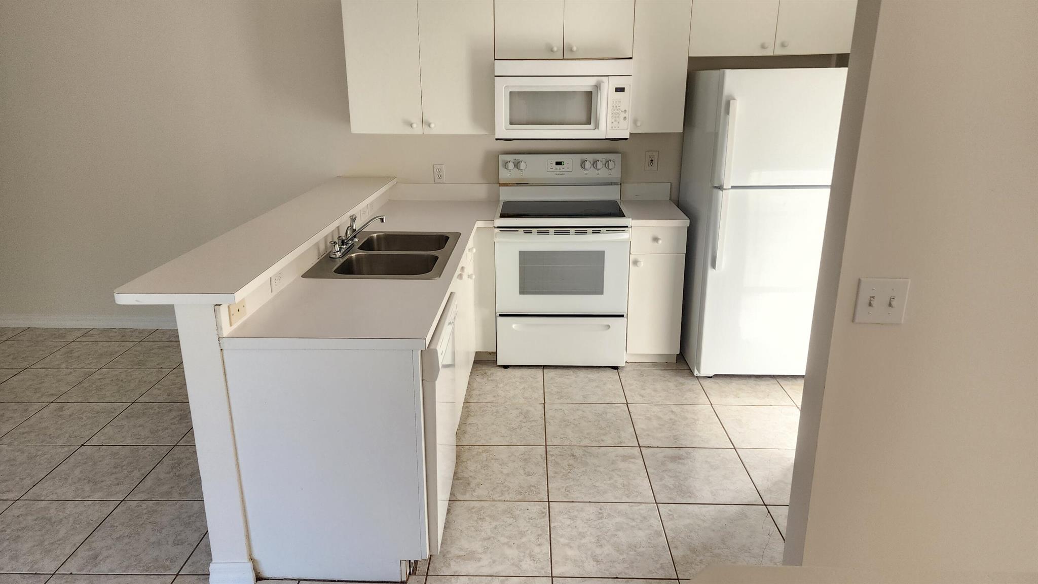 PORT ST LUCIE SECTION 9 - Residential Lease