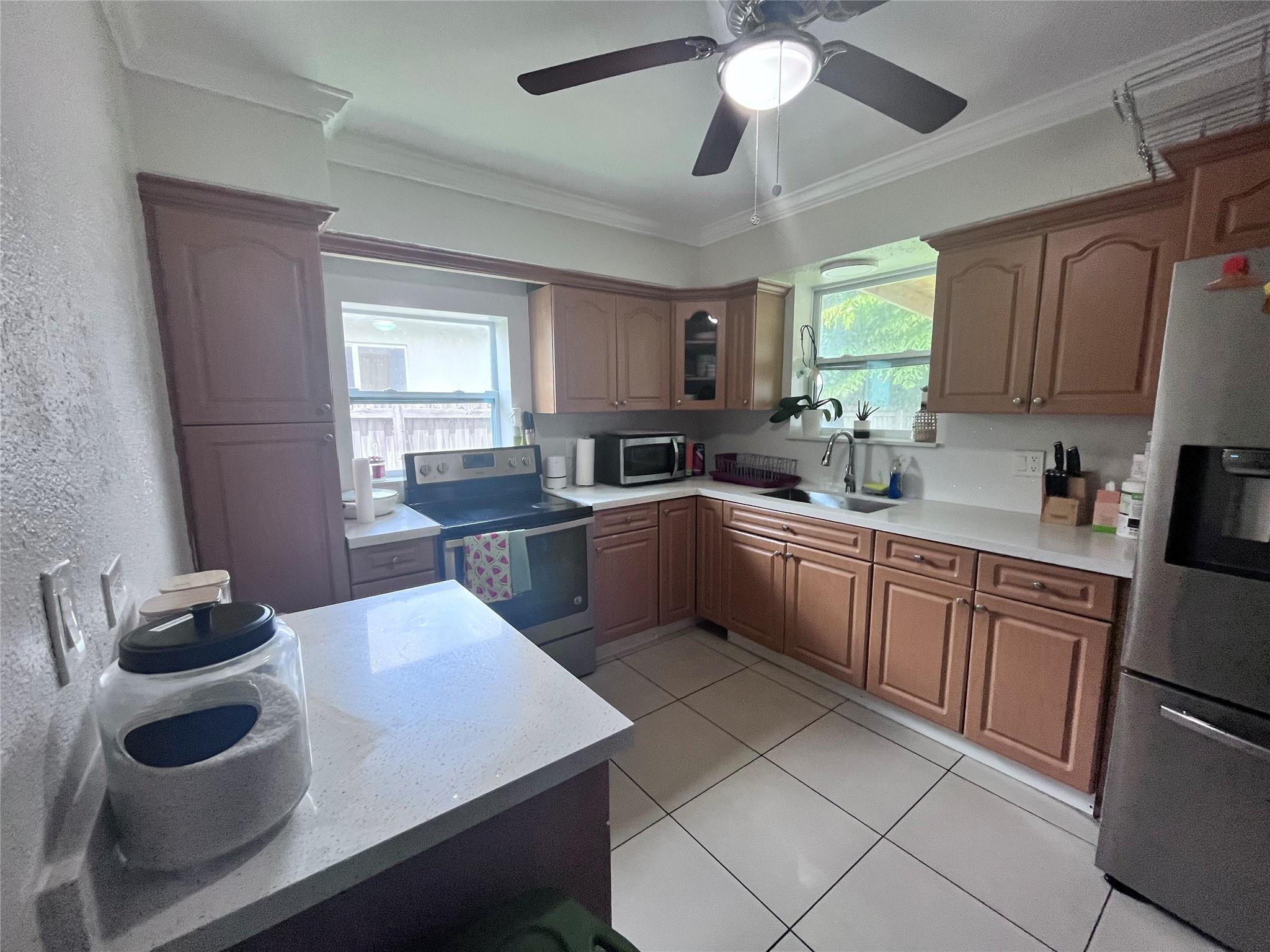1425 S 25th Ave
