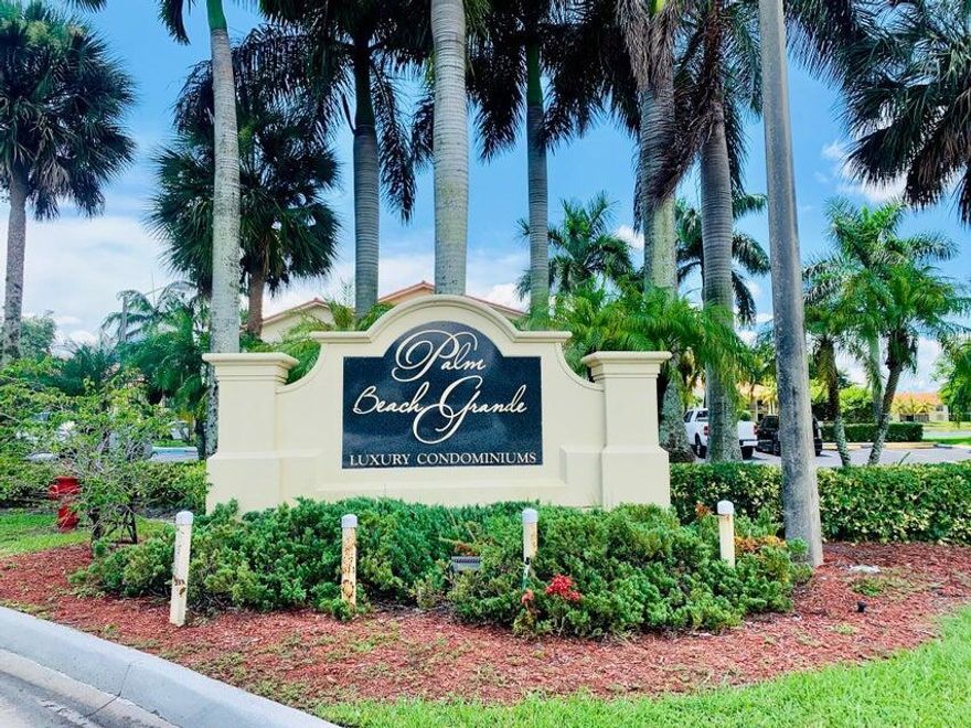 Very nice and spacious unit, in centrally located area 15 minutes from the Palm Beach Outlet Mall, and the Palm Beach International Airport.