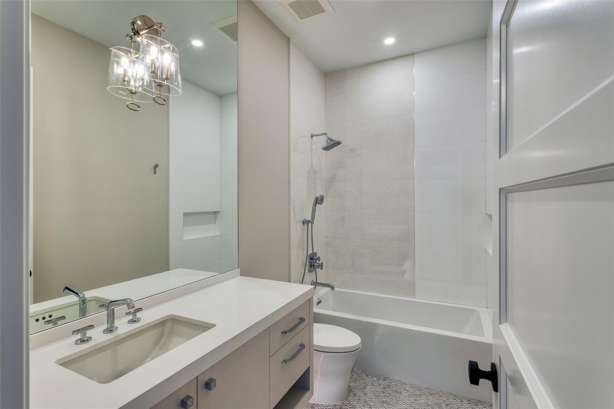 CORAL KEY VILLAS 2ND SEC - Residential