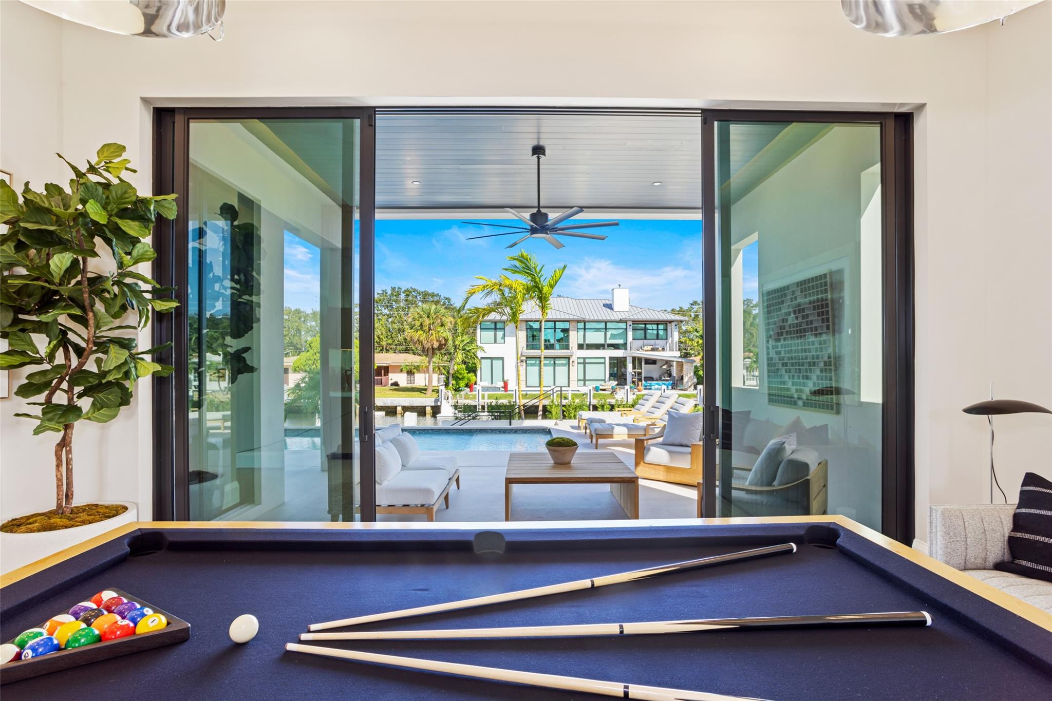 CORAL KEY VILLAS 2ND SEC - Residential