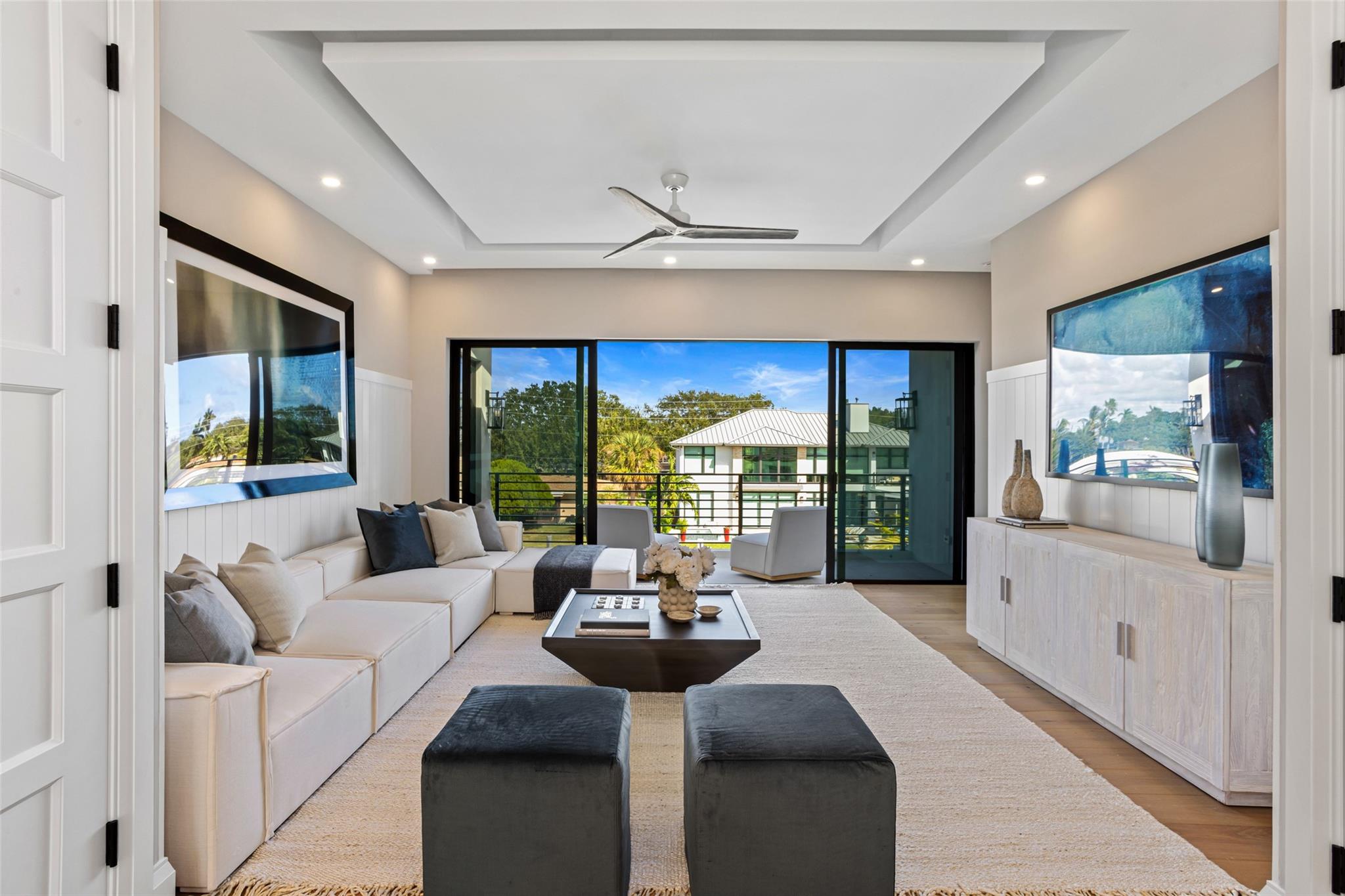 CORAL KEY VILLAS 2ND SEC - Residential