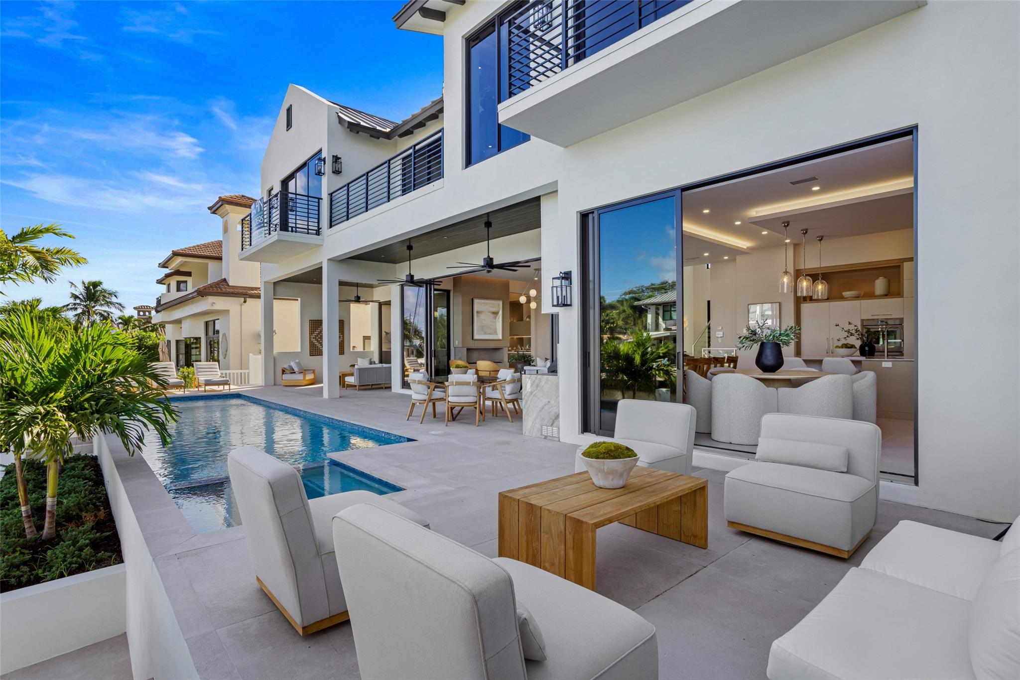 CORAL KEY VILLAS 2ND SEC - Residential