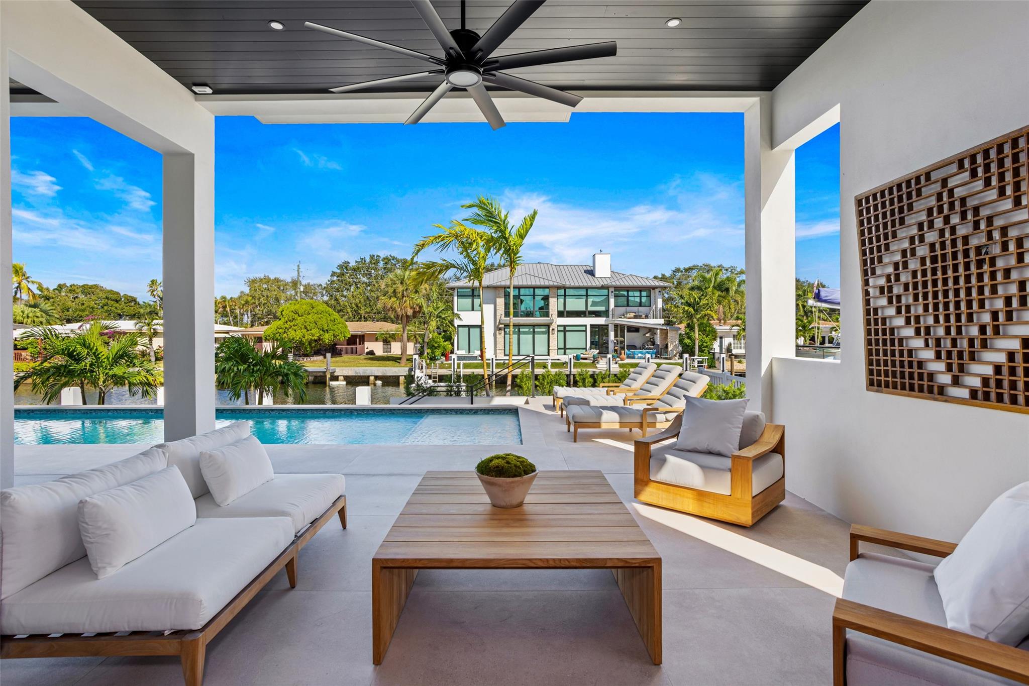 CORAL KEY VILLAS 2ND SEC - Residential