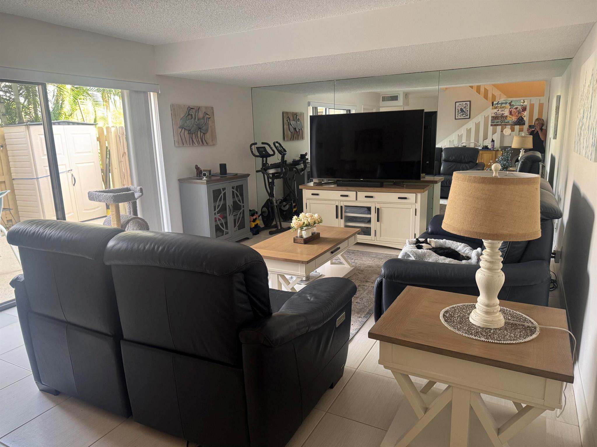 2633 NW 7th Court B