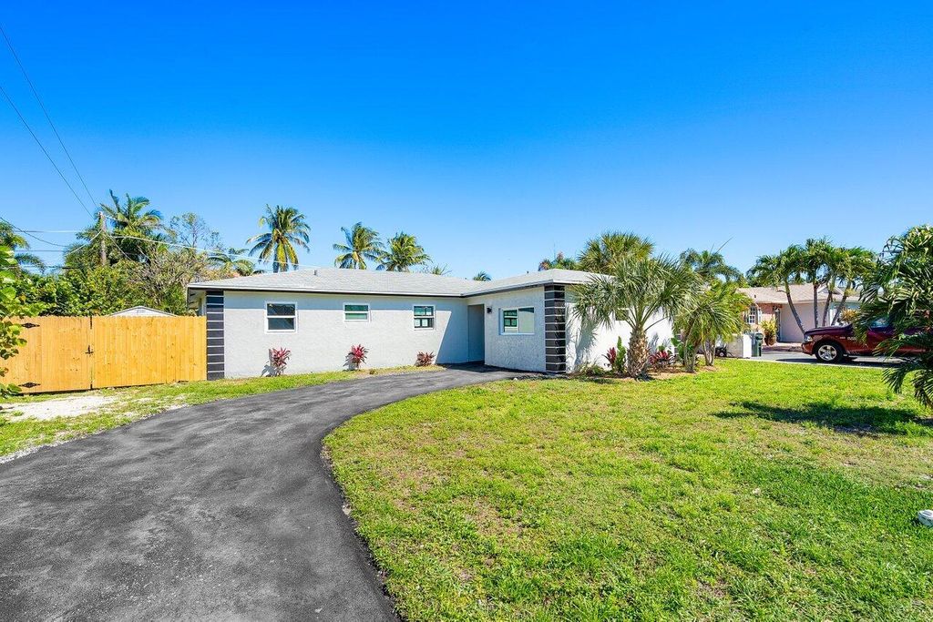 Photo of 739 Mallard Drive, Delray Beach, FL 33444 (MLS # R10963407)