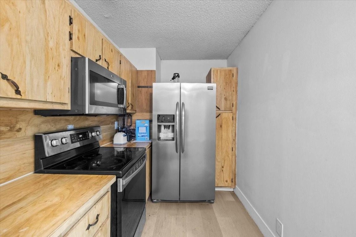 MAPLELEAF PATIO VILLAS AT - Residential