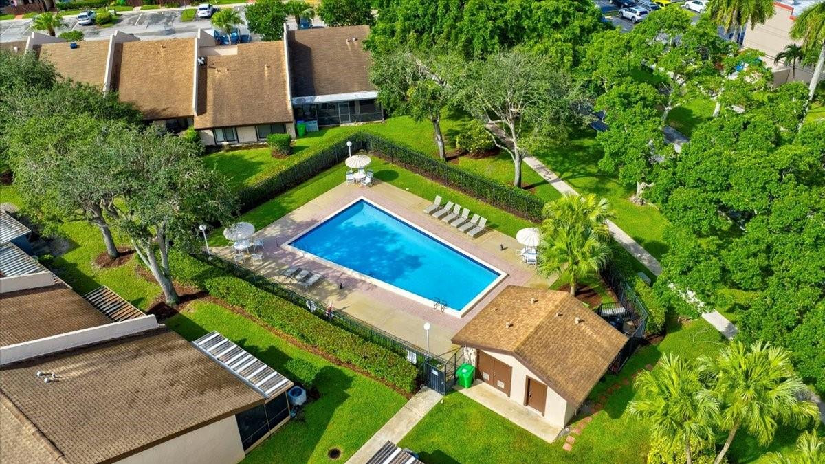 MAPLELEAF PATIO VILLAS AT - Residential