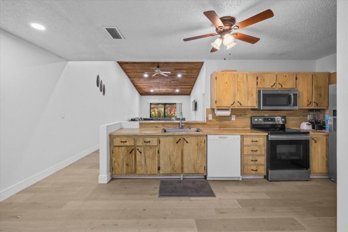 MAPLELEAF PATIO VILLAS AT - Residential