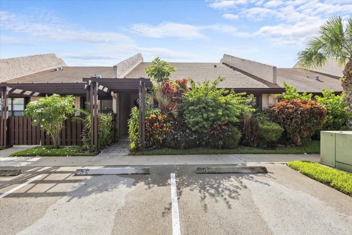 MAPLELEAF PATIO VILLAS AT - Residential