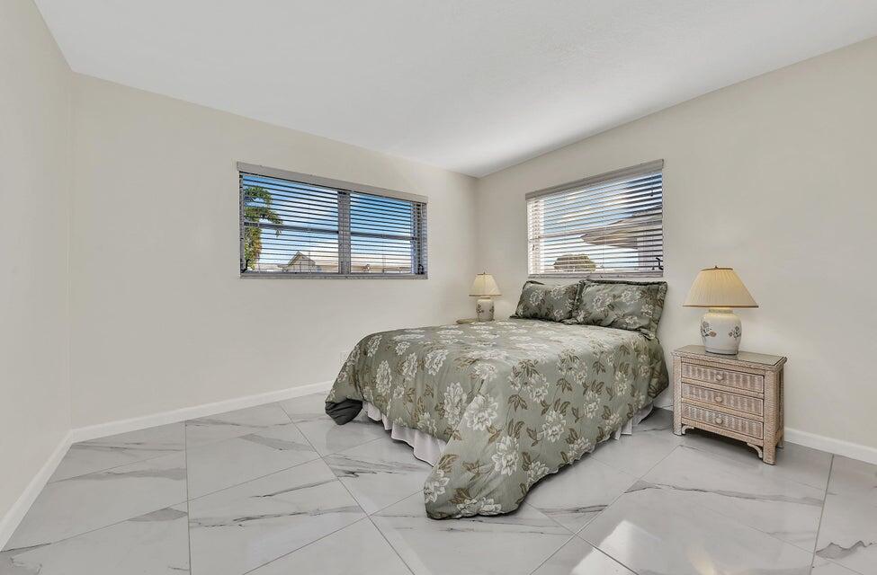 PALM BEACH LEISUREVILLE REPLAT - Residential Lease