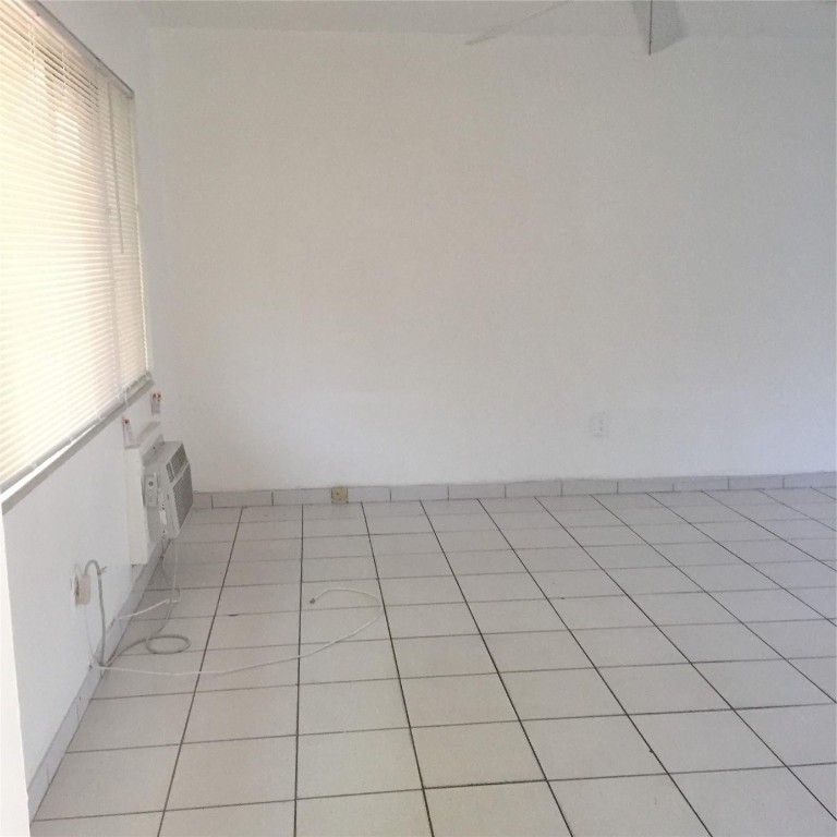 Hollywood 1-21 B - Residential Lease