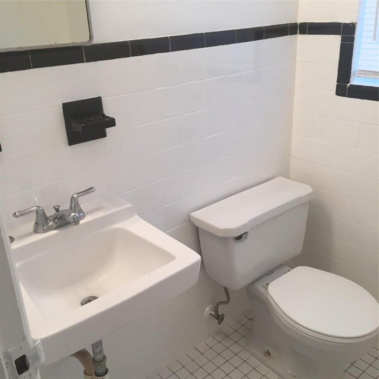 Hollywood 1-21 B - Residential Lease