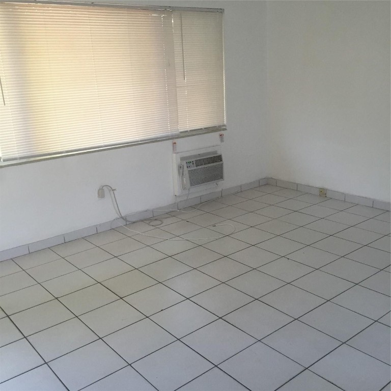 Hollywood 1-21 B - Residential Lease