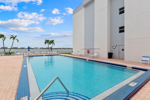 A home in Lake Worth Beach