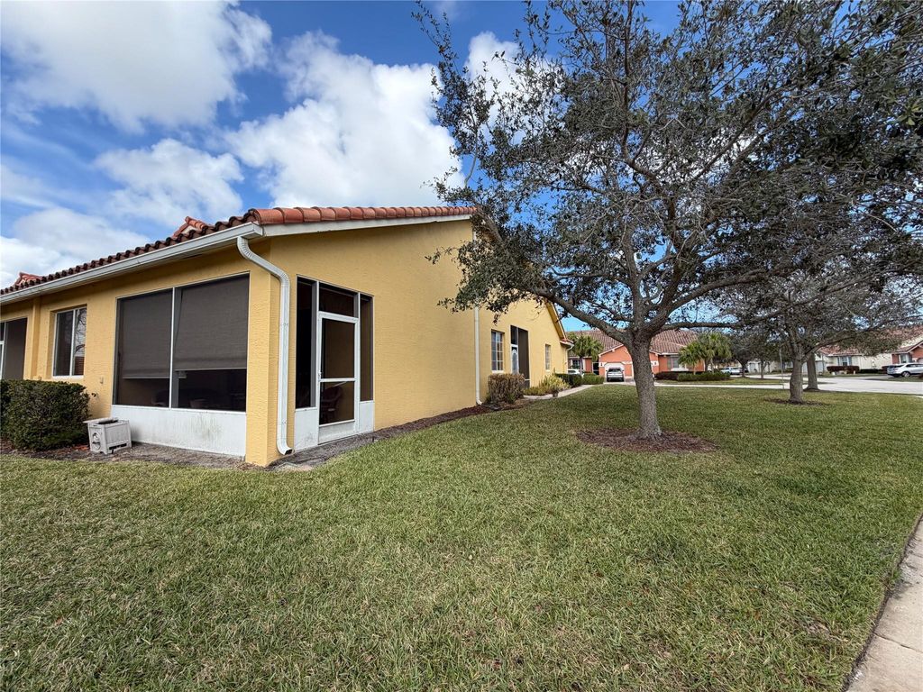 Photo of 6510 Oxford Circle #101, Vero Beach, FL 32966 (MLS # F10555964)