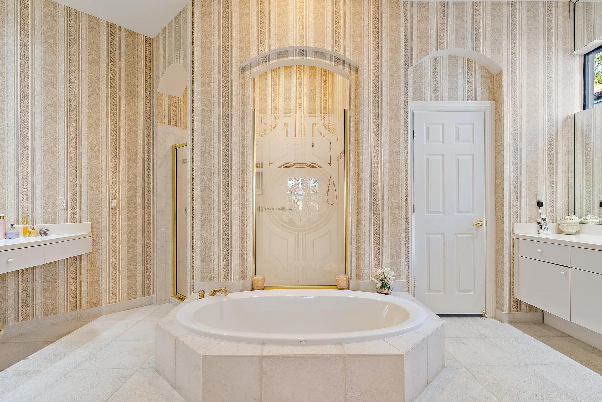 IBIS GOLF AND COUNTRY CLU - Residential