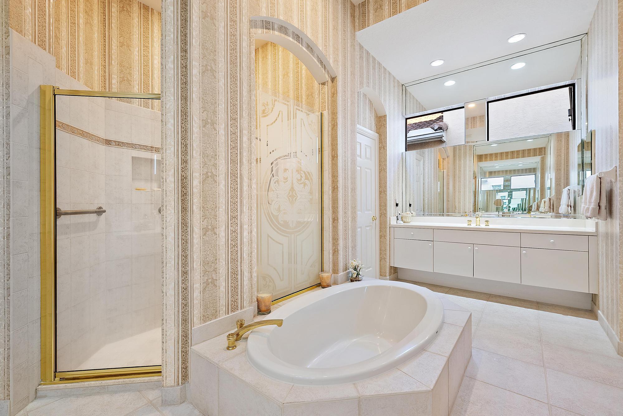 IBIS GOLF AND COUNTRY CLU - Residential