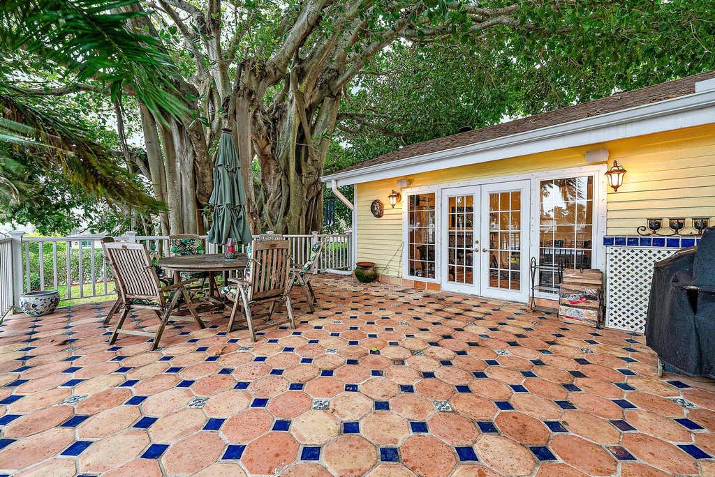 Photo of 3609 Washington Road, West Palm Beach, FL 33405 (MLS # R10943502)