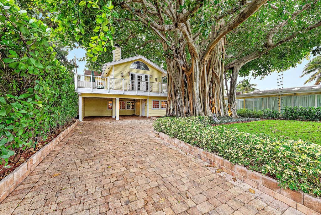 Photo of 3609 Washington Road, West Palm Beach, FL 33405 (MLS # R10943502)