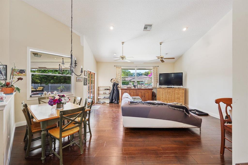 SADDLE TRAIL PARK OF WELL - Residential