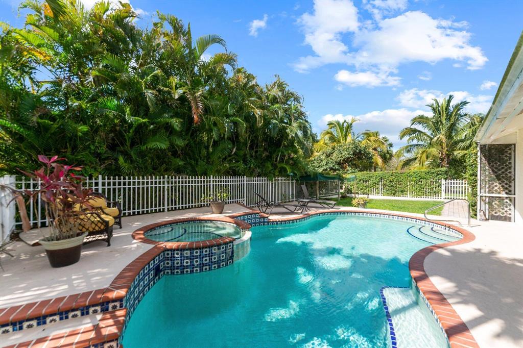 SADDLE TRAIL PARK OF WELL - Residential