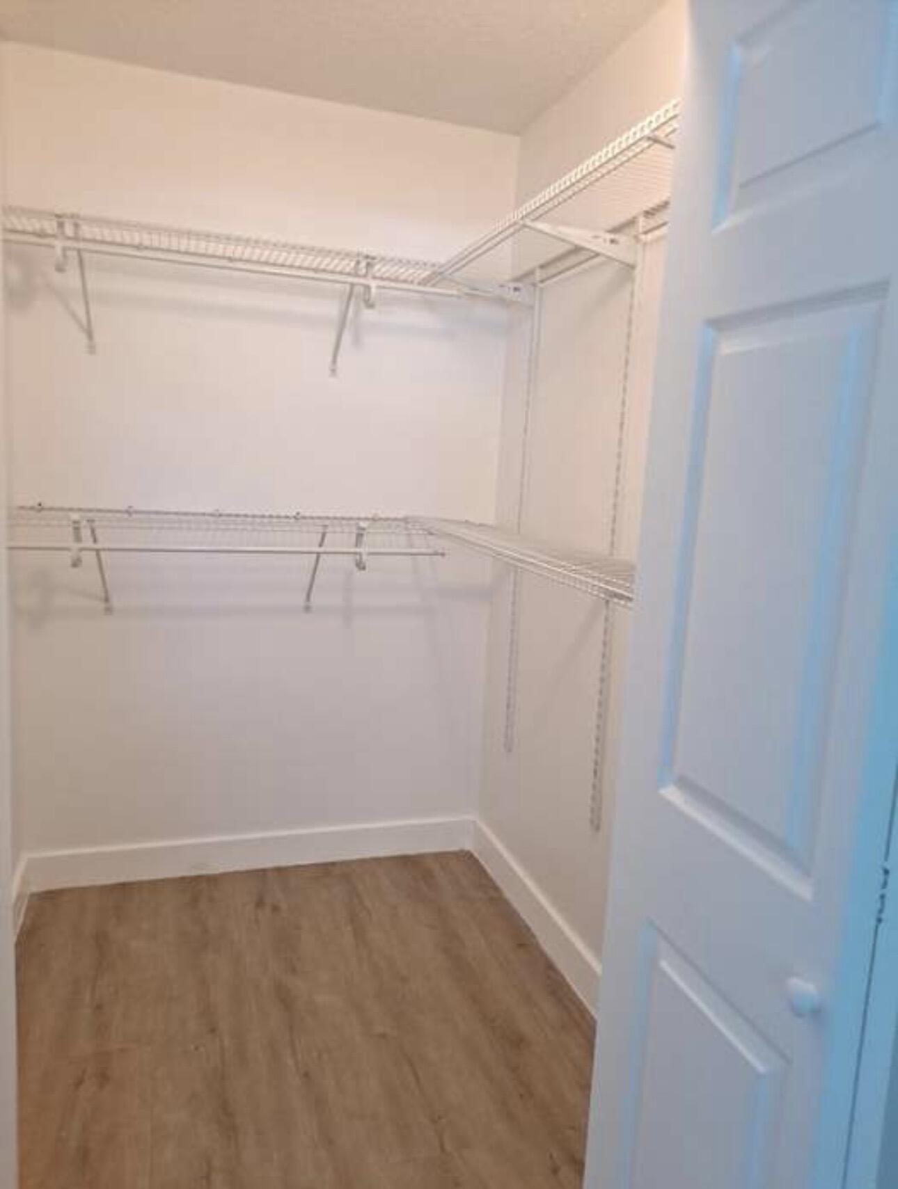 APPLEGREEN CONDO APTS 1 - Residential