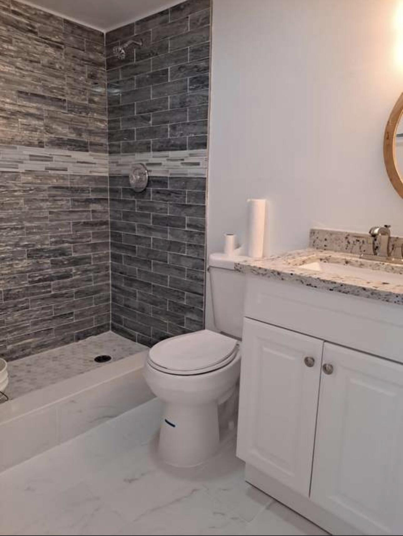 APPLEGREEN CONDO APTS 1 - Residential