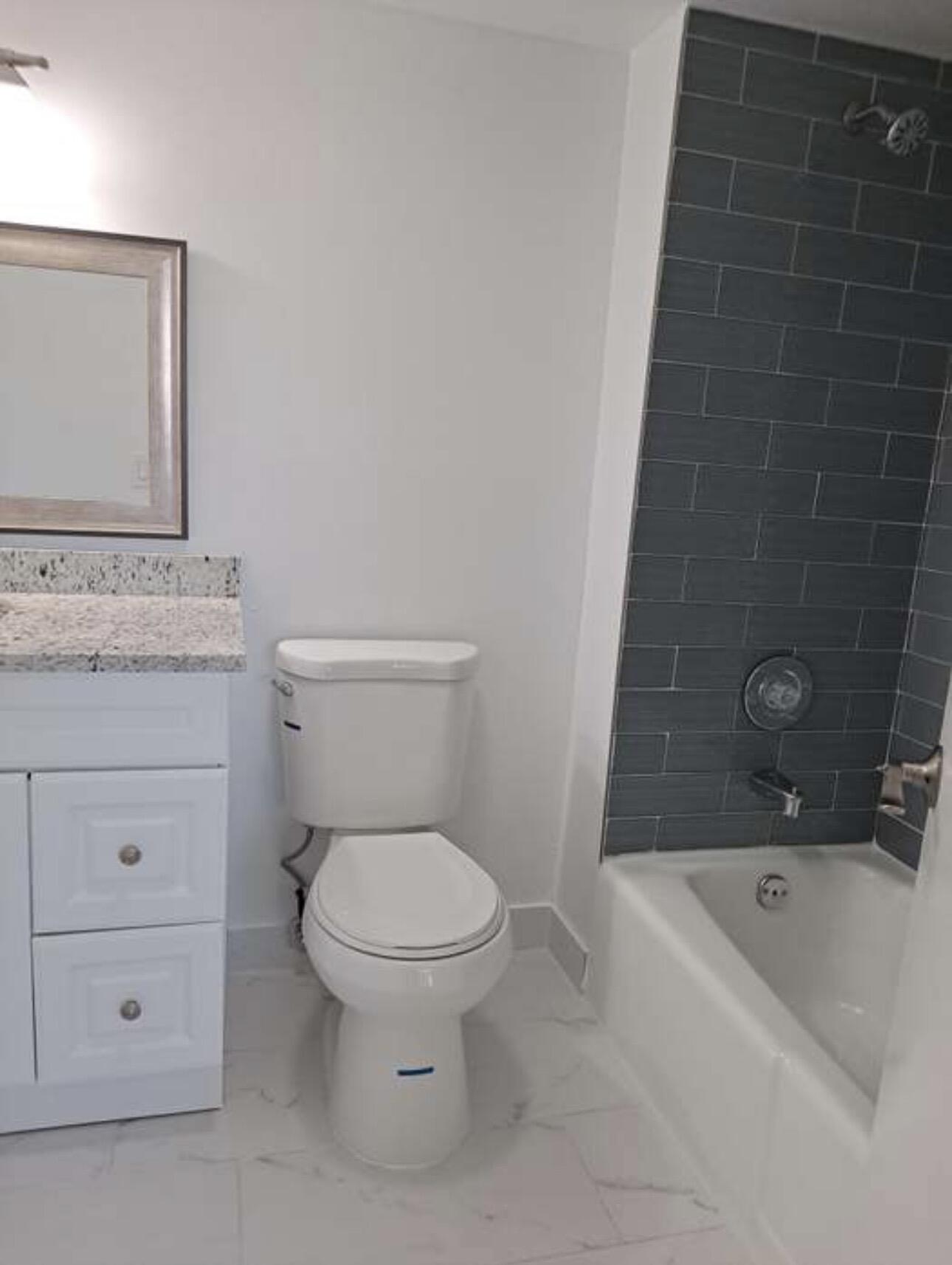 APPLEGREEN CONDO APTS 1 - Residential