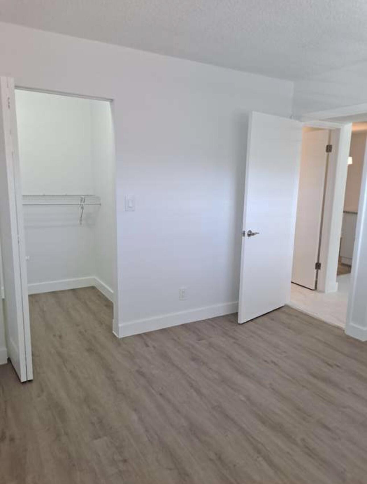 APPLEGREEN CONDO APTS 1 - Residential