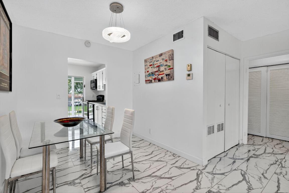 VILLAGES OF ORIOLE ABBEY CONDO - Residential