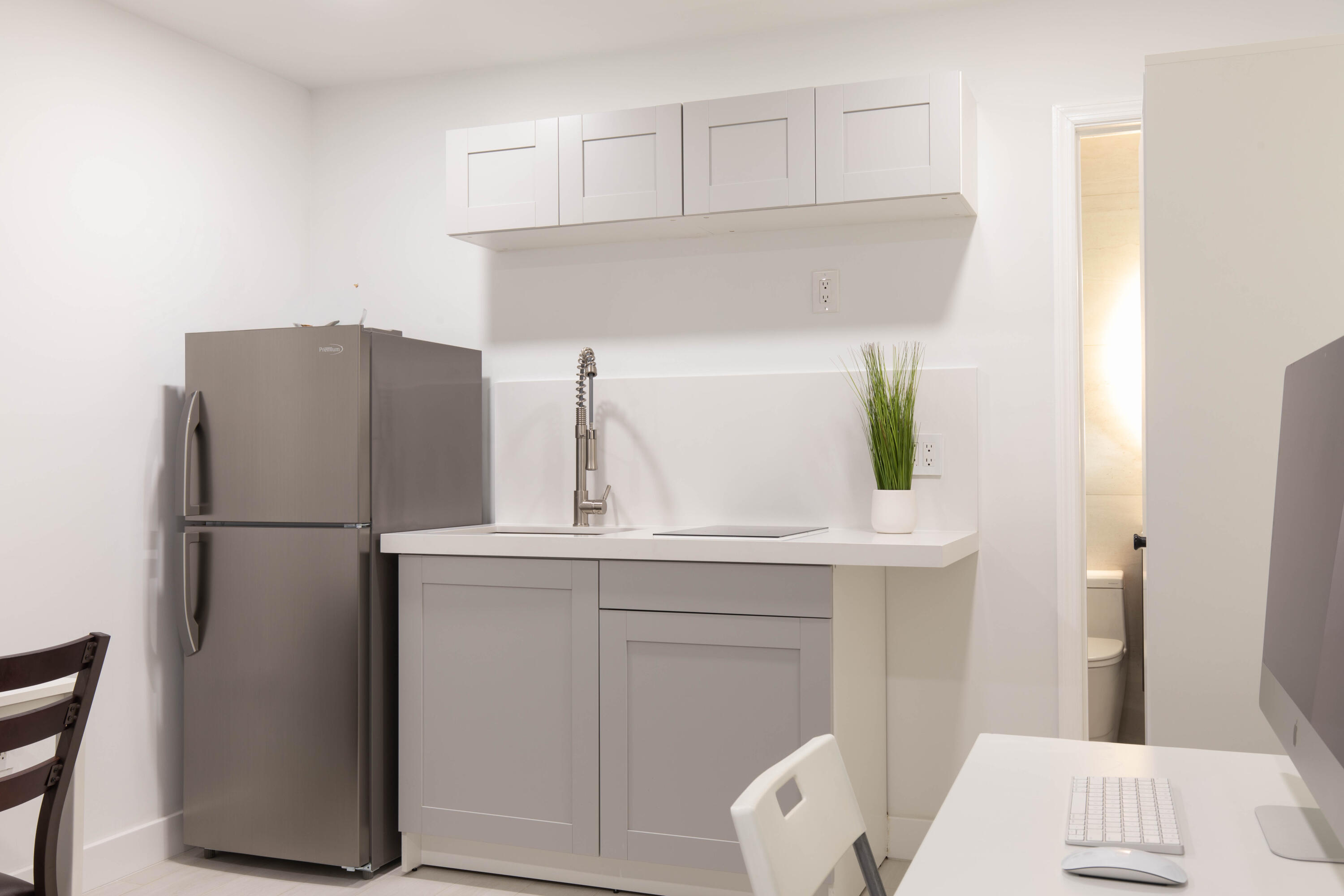 HOLLYWOOD - Residential Lease