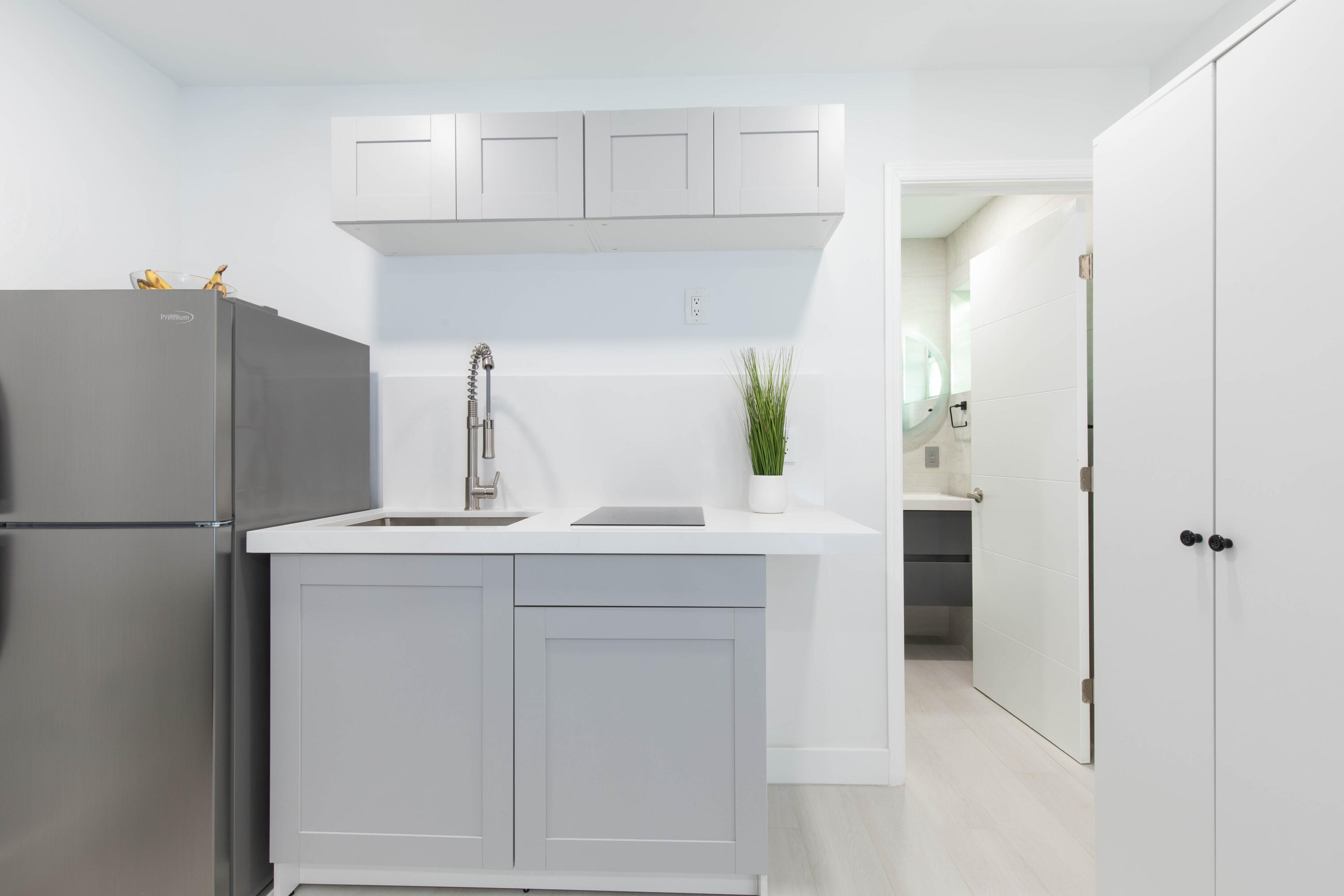 HOLLYWOOD - Residential Lease